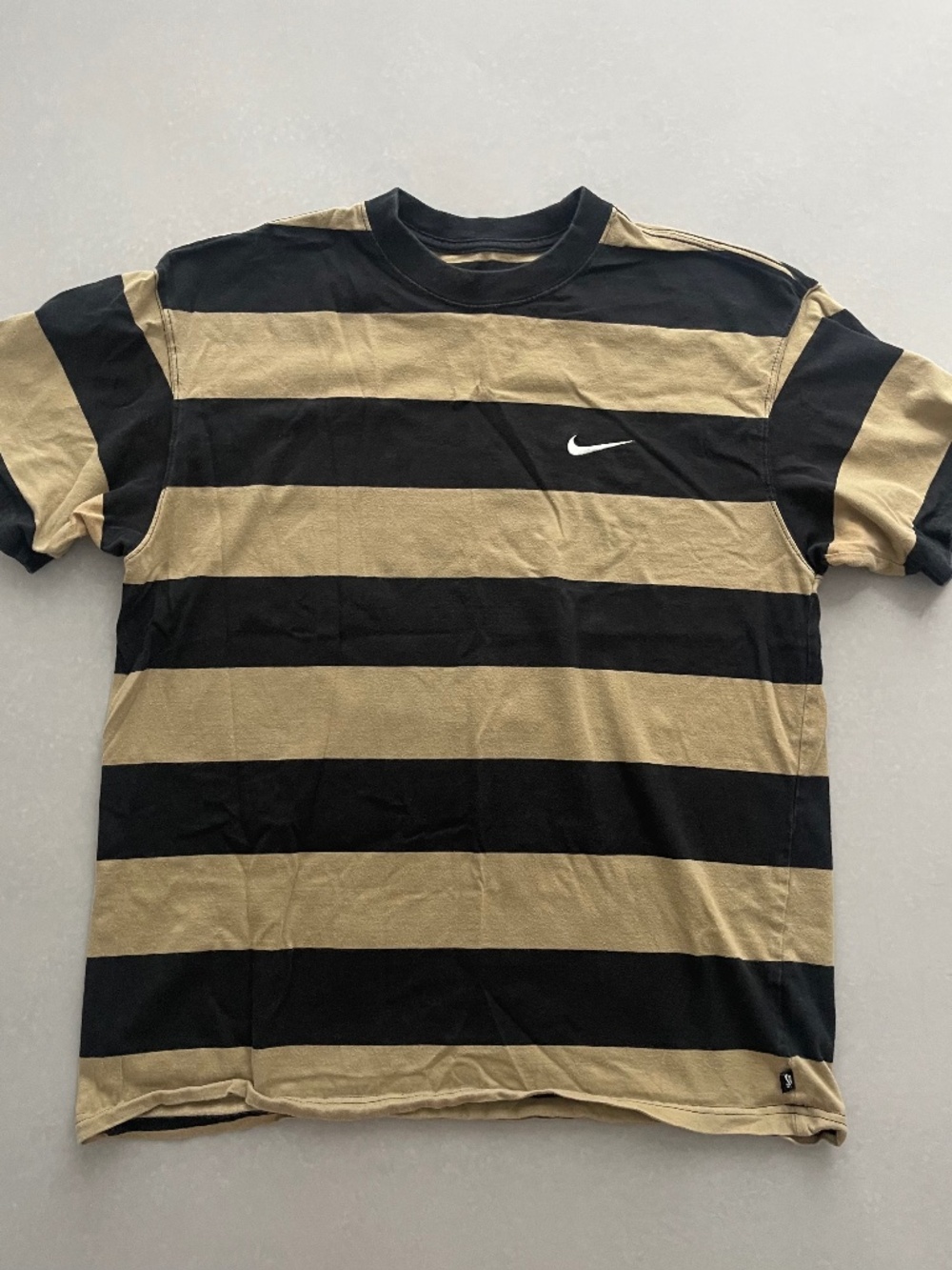 Nike SB Striped T-Shirt Beige Black Loose Fit Skateboarding Size M
